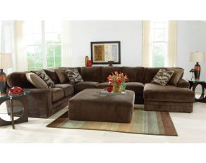 Everest Sectional Living Room Set in Chocolate
