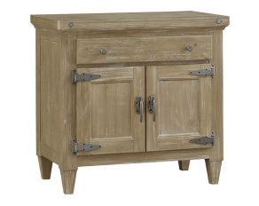 Lynnfield Bachelor Chest in Weathered Fawn