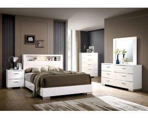 Carlie Panel Bedroom Set in White